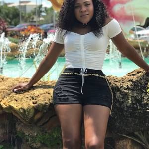 Meet your Posher, Crystal